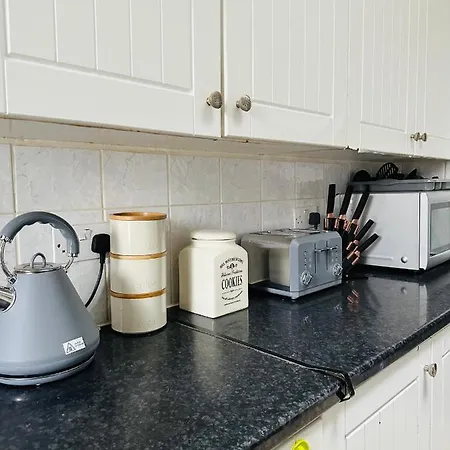 Artistic Two Bedroom Apartment London