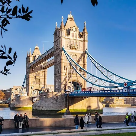 Apartment Arcore Premium Bridge London