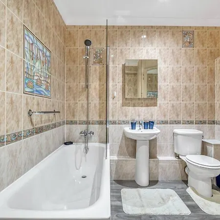 Luxury Oasis Apartment *