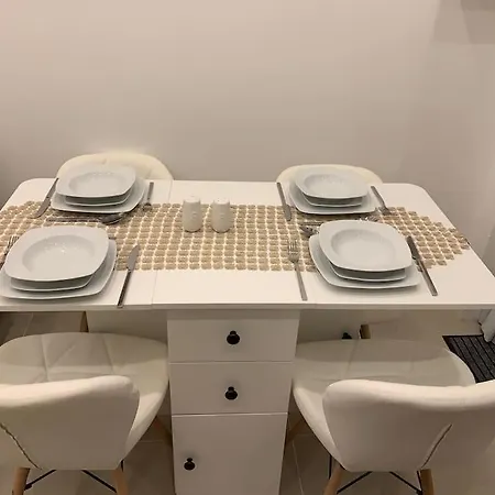 Annex A, A One Bedroom Flat In South London *