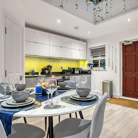 Luxury Oasis Apartment London
