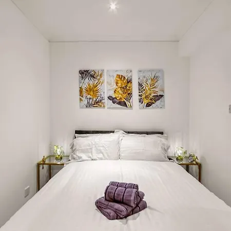 Apartment Luxury Oasis London