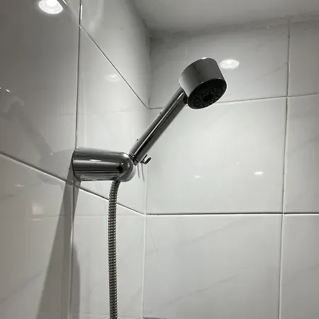 Walk To Lcy Airport Excel Dlr 1br Flat * Londen