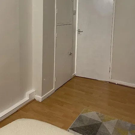 Walk To Lcy Airport Excel Dlr 1br Flat