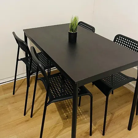Walk To Lcy Airport Excel Dlr 1br Flat * Londen