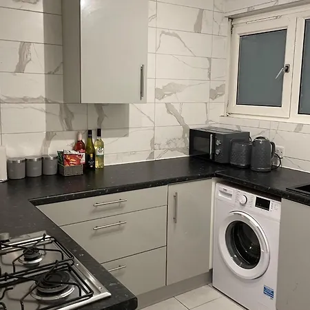 Walk To Lcy Airport Excel Dlr 1br Flat London