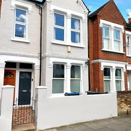 Apartment Entire Modern With Garden Near Underground Station *