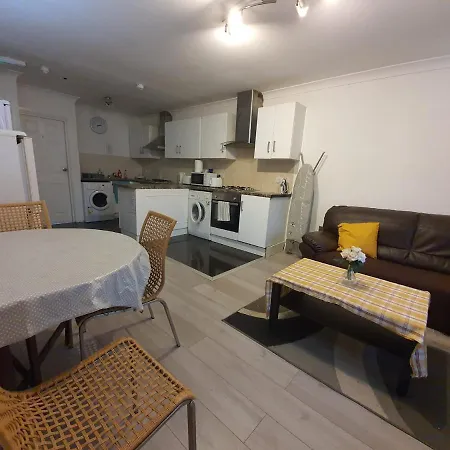 Guest house Eastwood