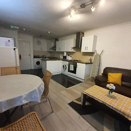 Eastwood Guest house Goodmayes