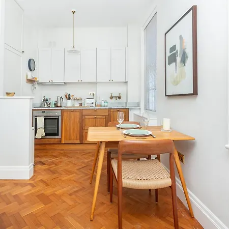 Apartment Bright 1br Apt, 1min To Tube & Kensington Gardens London