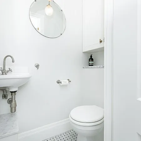 Bright 1br Apt, 1min To Tube & Kensington Gardens Apartment