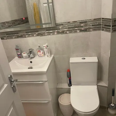 Angels Pad Homestay Dagenham