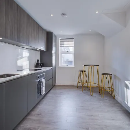 Hybrid Resi - Fulham Near Chelsea And Putney London