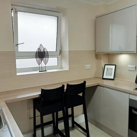 Stylish In London, E14 Apartment