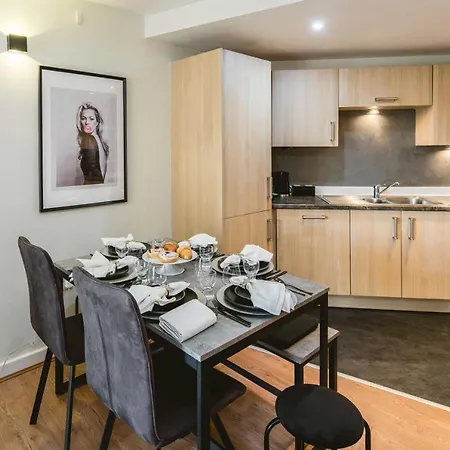 Canary Wharf 2-bed Luxury Haven
