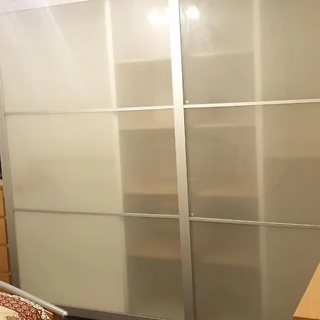 Luxury London House Sleeps X 16, Free Parking, Free Wifi, Garden Patio, Close To Tube Line Easy Access To London Holiday home