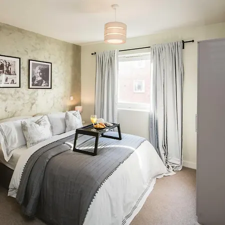 Canary Wharf 2-bed Luxury Haven Apartment *