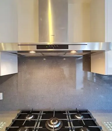 Luxury London House Sleeps X 16, Free Parking, Free Wifi, Garden Patio, Close To Tube Line Easy Access To London * Ilford