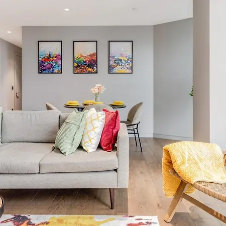 Shyroyale Apartment