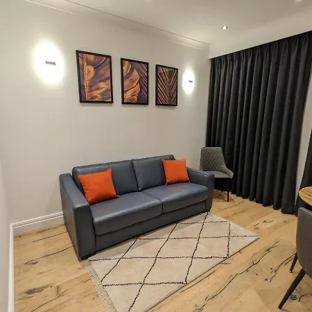 Modern Aptmt, 2 Stops To Central London, Smart Lock, Netflix Ealing