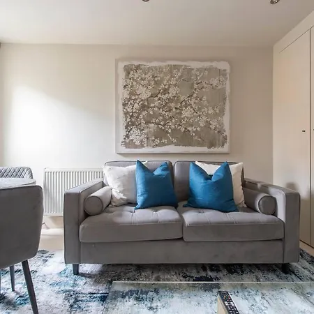 Elegant 1-br Retreat In Centre Ilford