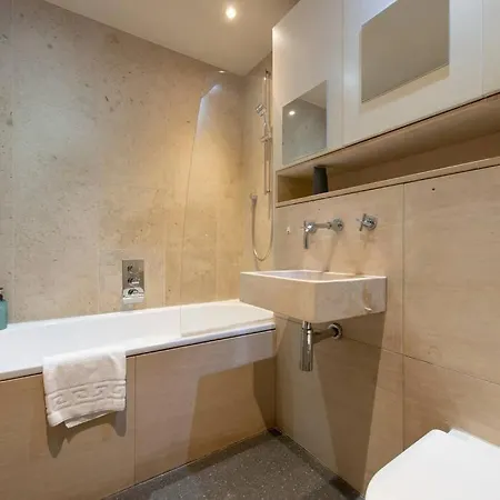 Elegant 1-br Retreat In Centre
