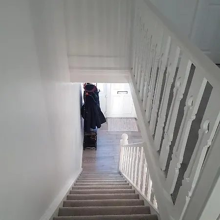Double Bedroom In Sudbury Hill Wembley - 10 Mins From Wembley Stadium * Harrow on the Hill