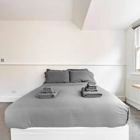Apartment Finchley Road 13 London
