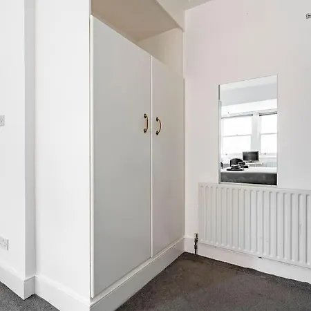 Finchley Road 13 Apartment *