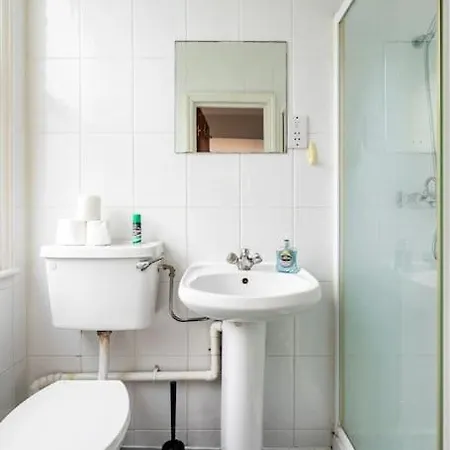 Apartment Finchley Road 13