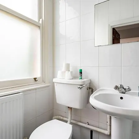 Finchley Road 13 Apartment