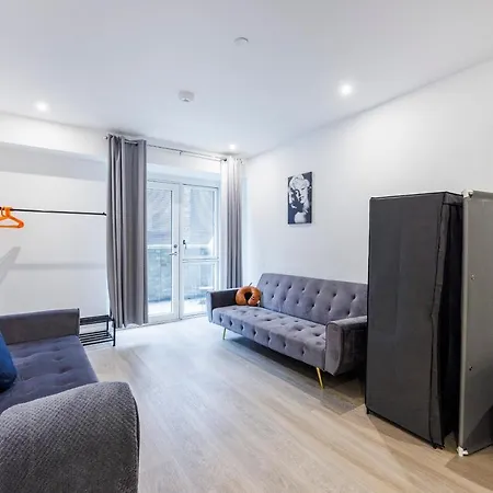 Apartment 2&3 Bedrooms Near Excel - Modern Spacious For Larger Groups *