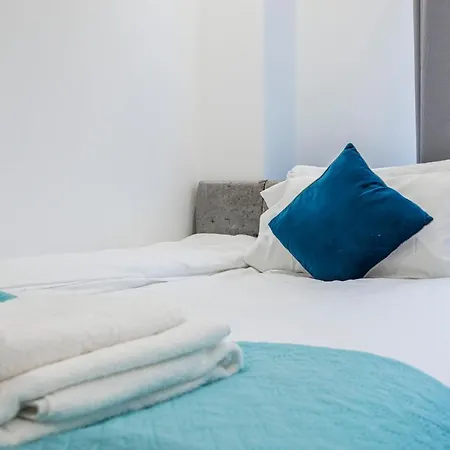 Apartment 2&3 Bedrooms Near Excel - Modern Spacious For Larger Groups *