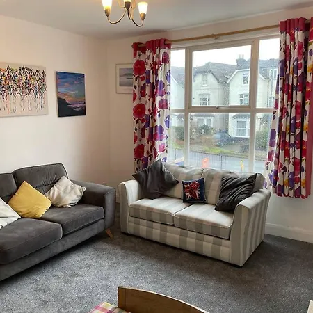 Lovely 1 Bedroom Flat In Quiet Wimbledon *