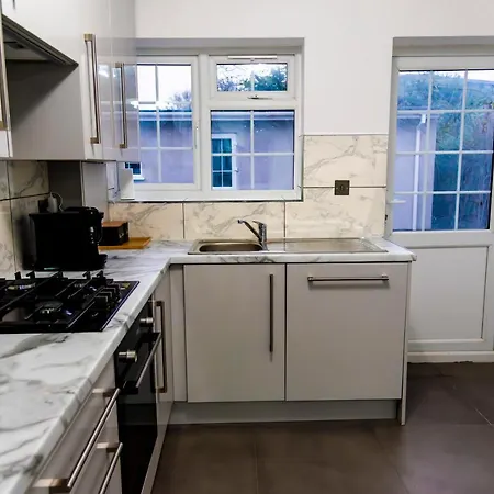 Extended I Contractors I Free Parking Apartment