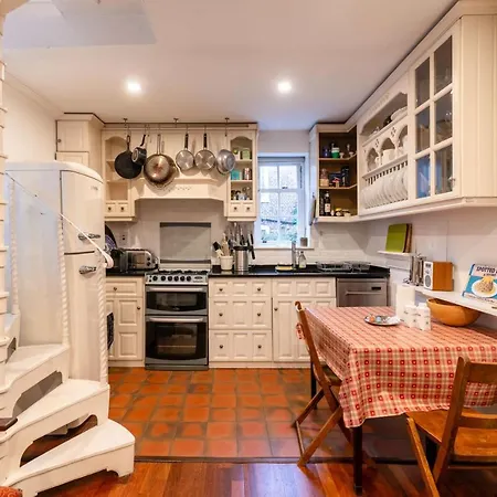 Holiday home Character In Historic Hampstead London