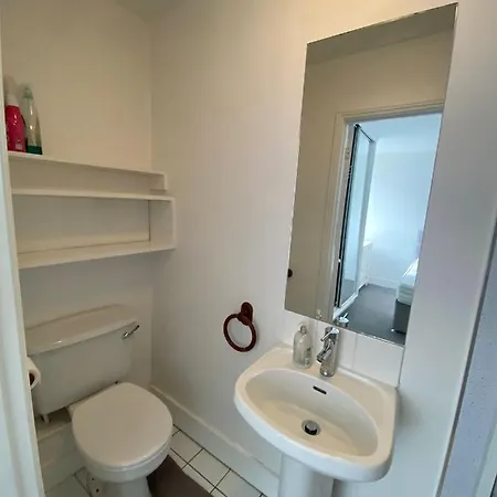 Remarkable 1-bed In Putney Village