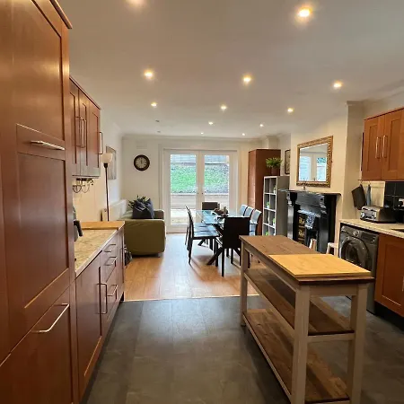Holiday home 4 Bed House 10 Min Walk To Tube
