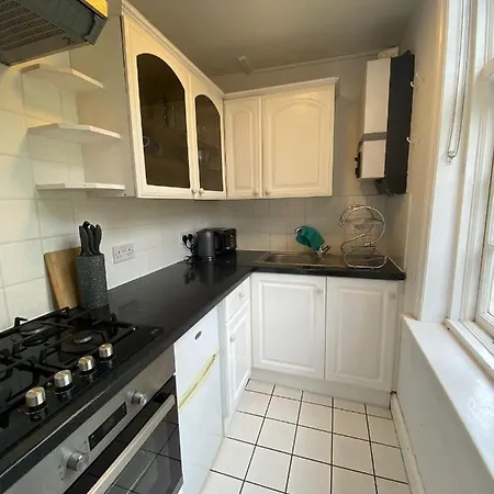 Apartment Remarkable 1-bed In Putney Village