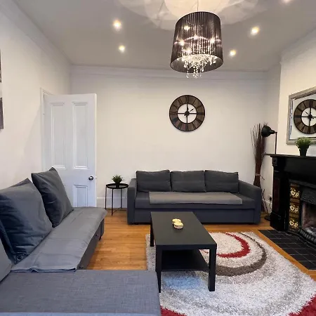 Holiday home 4 Bed House 10 Min Walk To Tube
