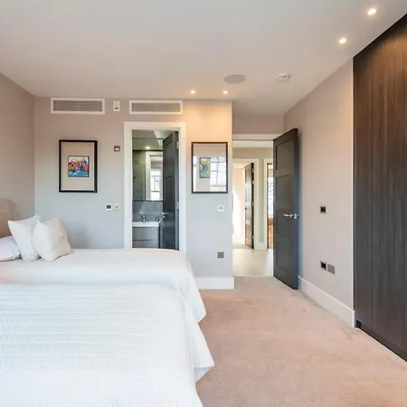 Hampstead Luxury Flat-hosted By Sweetstay London