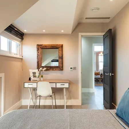 Hampstead Luxury Flat-hosted By Sweetstay *