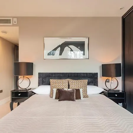 Hampstead Luxury Flat-hosted By Sweetstay * London