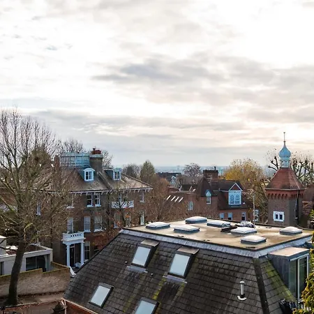 Hampstead Luxury Flat-hosted By Sweetstay London