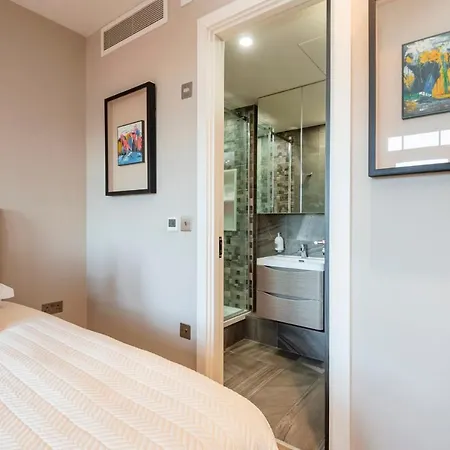 Hampstead Luxury Flat-hosted By Sweetstay