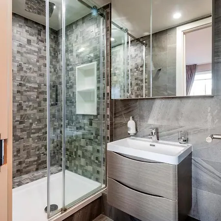 Hampstead Luxury Flat-hosted By Sweetstay Apartment *