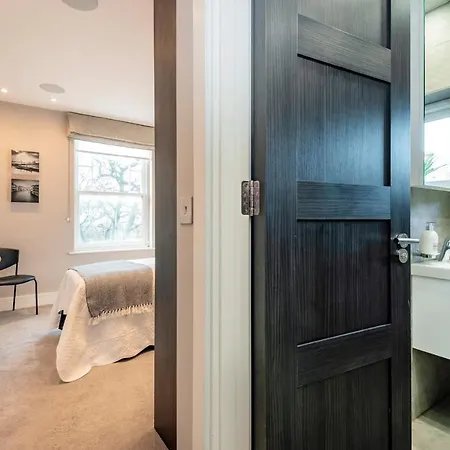 Hampstead Luxury Flat-hosted By Sweetstay *