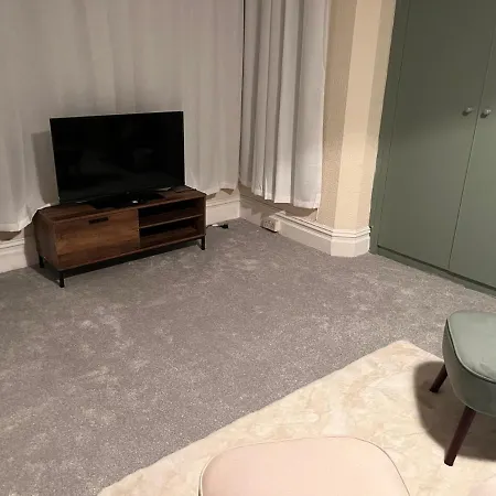 Luxury Cosy Retreat * London