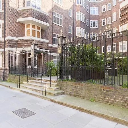Chic 1 Bed Flat In Popular Bloomsbury *