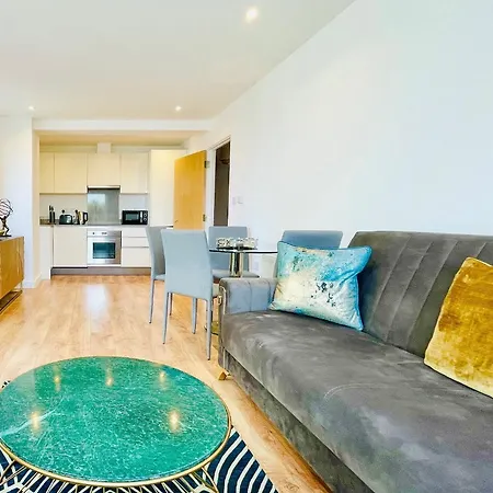 Urban Gem Apartment- Free Parking * Enfield